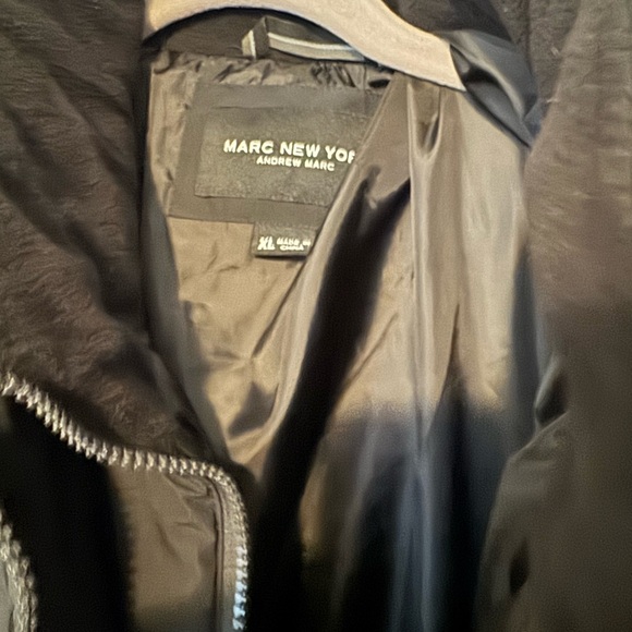 Men's Black Puffer Jacket - Picture 3 of 5